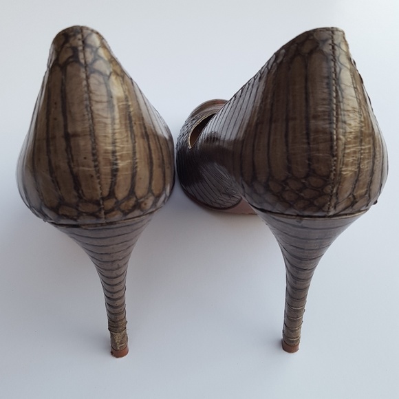 Elie Tahari snakeskin pump - Picture 5 of 6